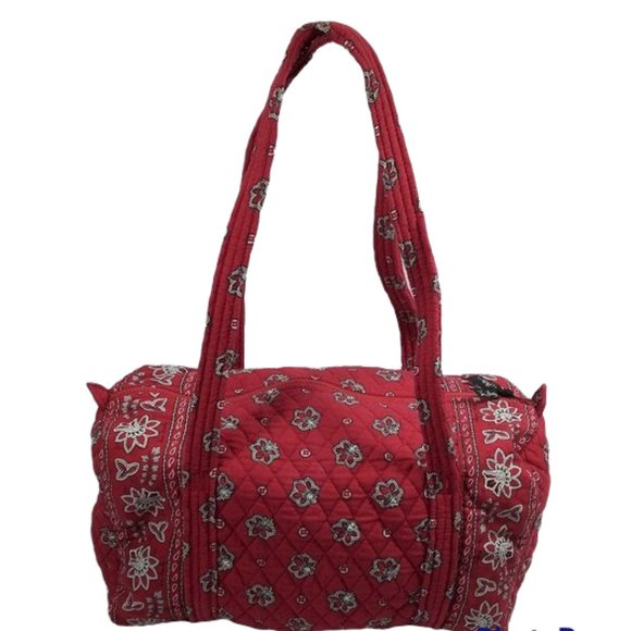 FREE SHIPPING!! Vera Bradley RED BANDANA Duffle Bag w/Shoulder Length Straps - Picture 1 of 7